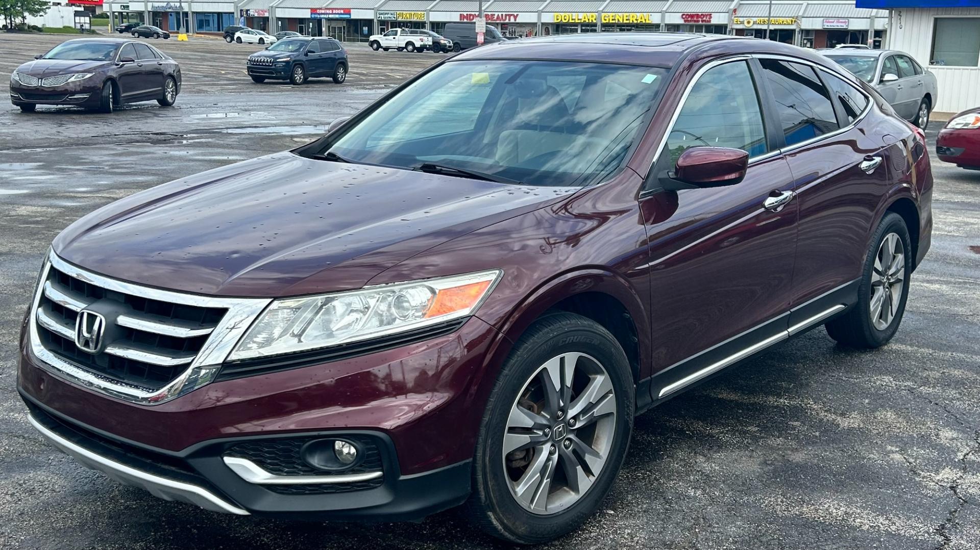 2013 MAROON /BEIGE Honda Crosstour (5J6TF1H39DL) , located at 2710A Westlane Rd., Indianapolis, IN, 46268, (317) 291-2000, 39.885670, -86.208160 - Photo#2